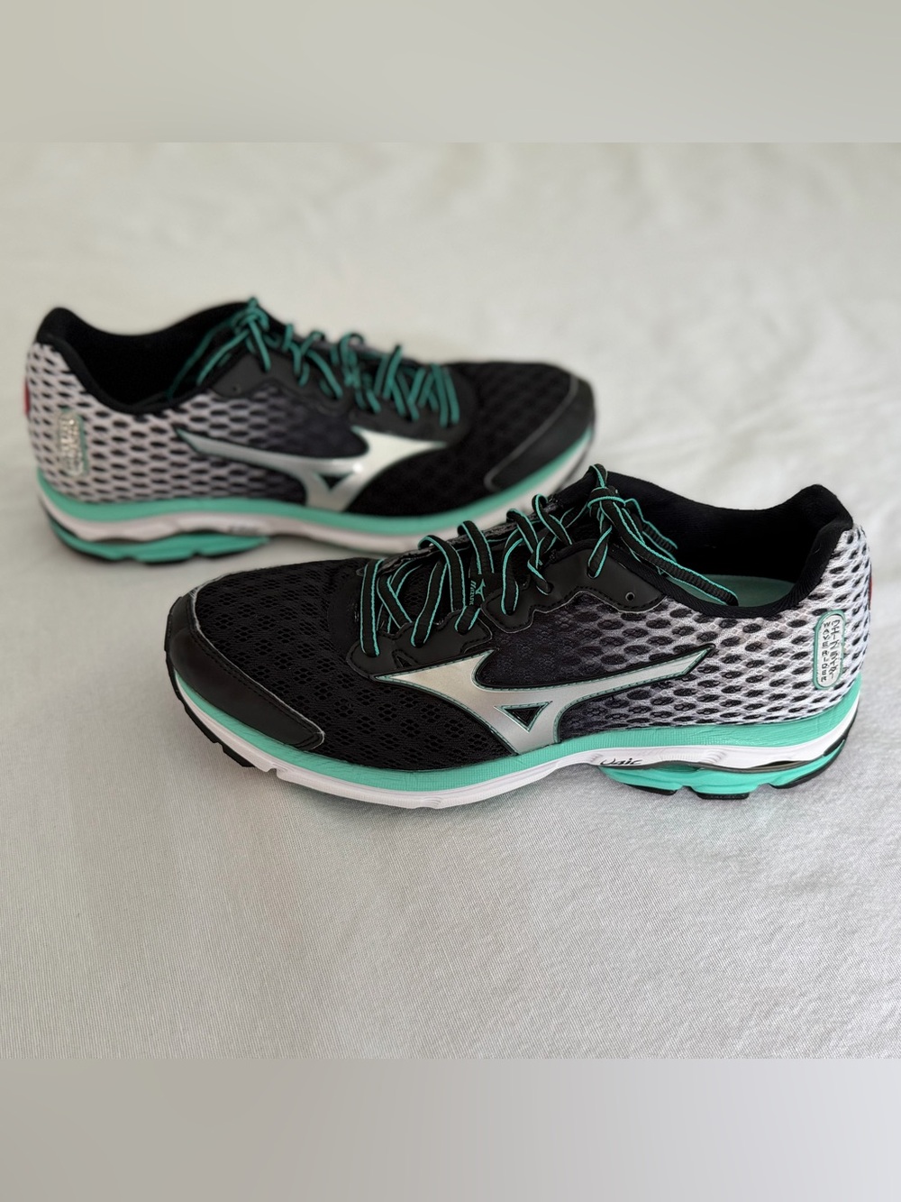Mizuno Wave Rider 18 Running Shoe. Sz 9